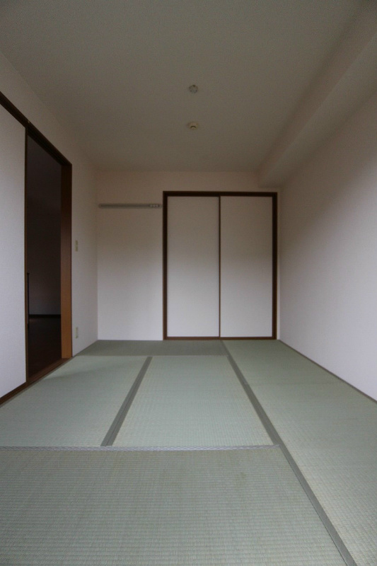 ベルデュール中曽根　A棟 畳の部屋で癒されますね