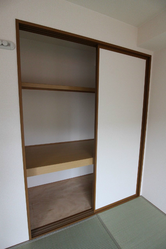 ベルデュール中曽根　A棟 収納