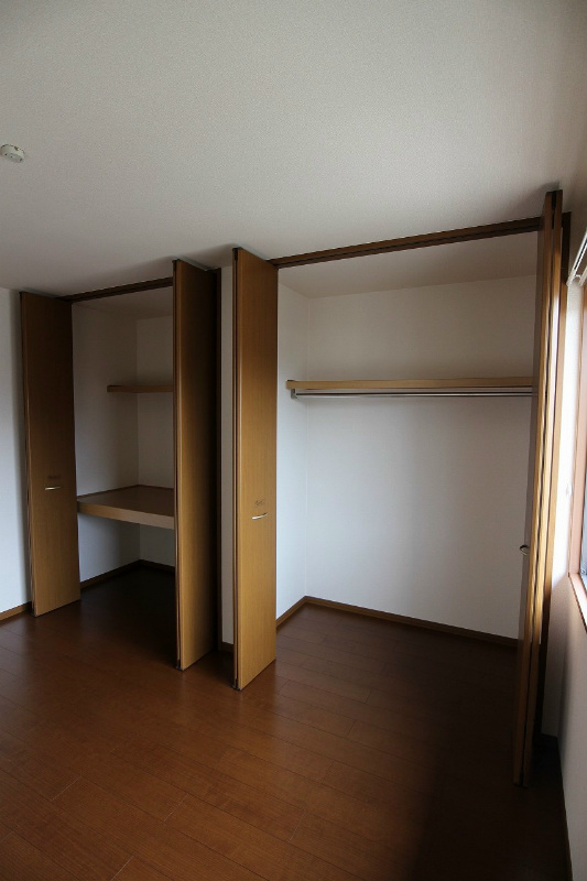 ベルデュール中曽根　A棟 収納