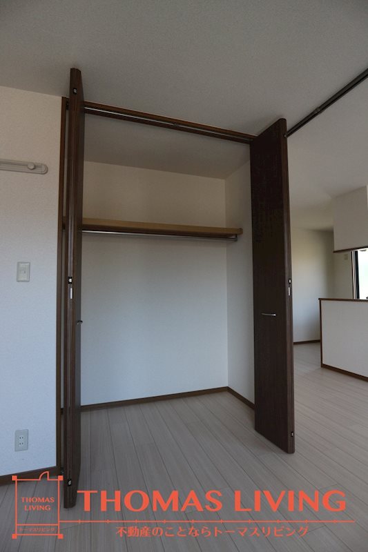 リビングタウン浅川 B棟  収納