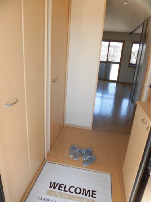 コンフォールS 玄関