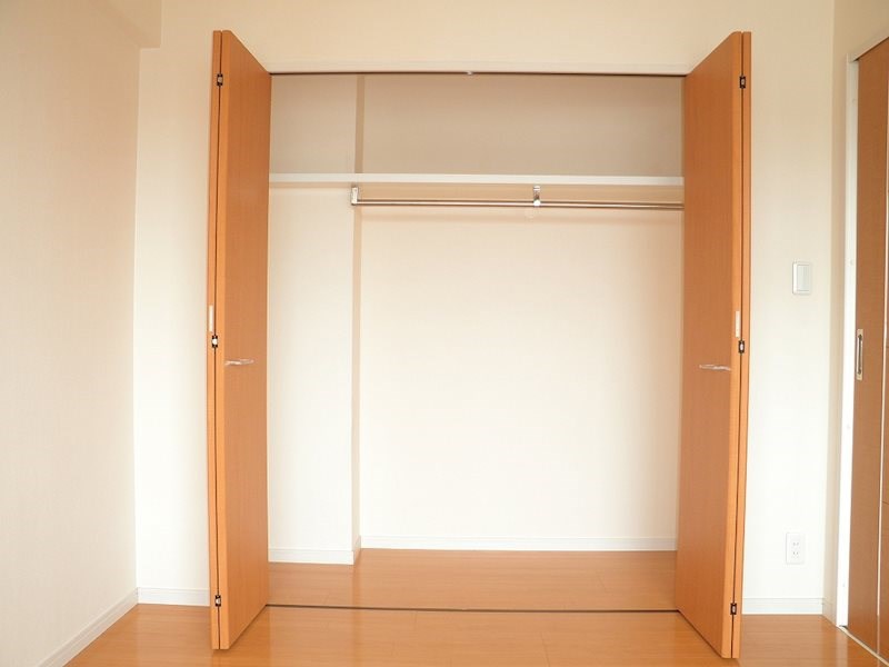 ニューガイア四季彩の丘　C棟 奥行きのある収納