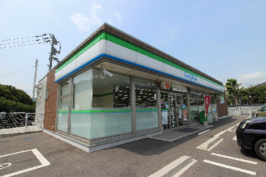 メゾン　コンソラトゥール　B棟 ﾌｧﾐﾘｰﾏｰﾄ 小倉葛原本町六丁目店