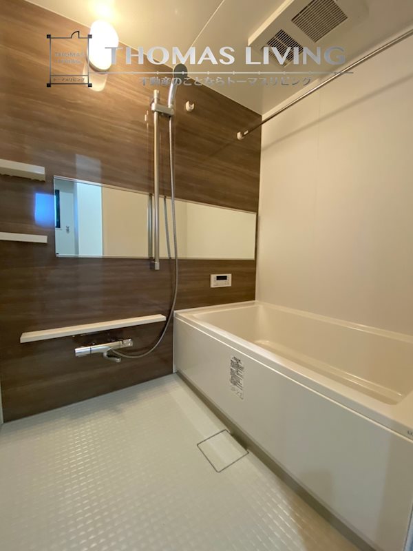 THE SQUARE Central Residence  ゆったりとした浴槽です