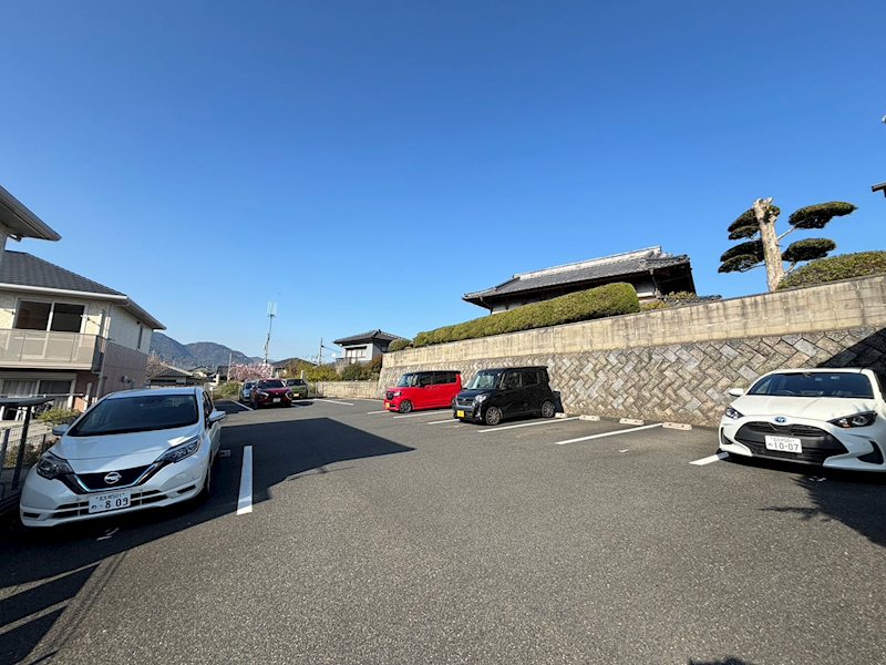 シャーメゾン津田　Ａ棟 駐車場