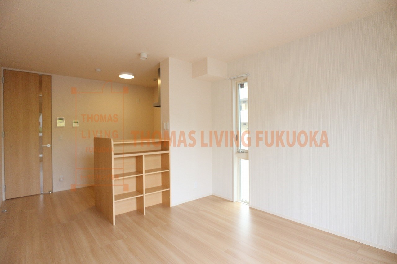 D-room K&Y 穴生 このお部屋は中部屋なので、側面の窓が無くなります。
