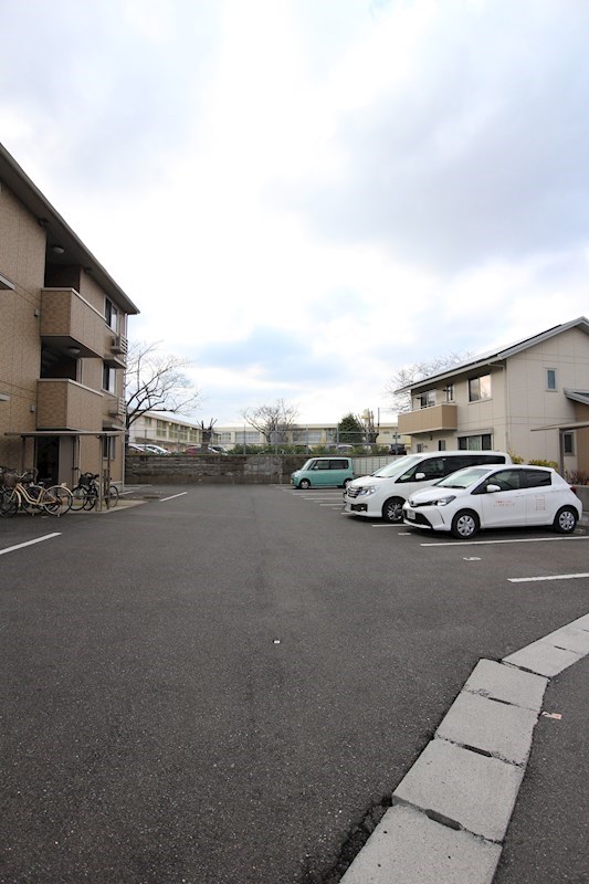 グリーンコート若園 とめやすい駐車場です！