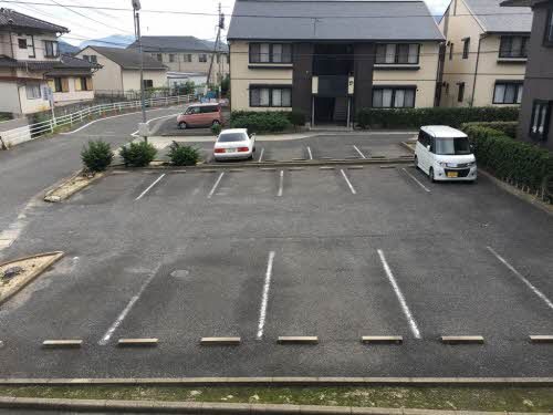 グローブ・たかの　B棟  駐車場