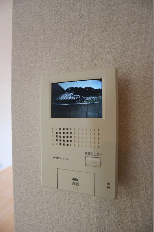 グランディール愛3  TVモニター付インターホンなので安心です。
