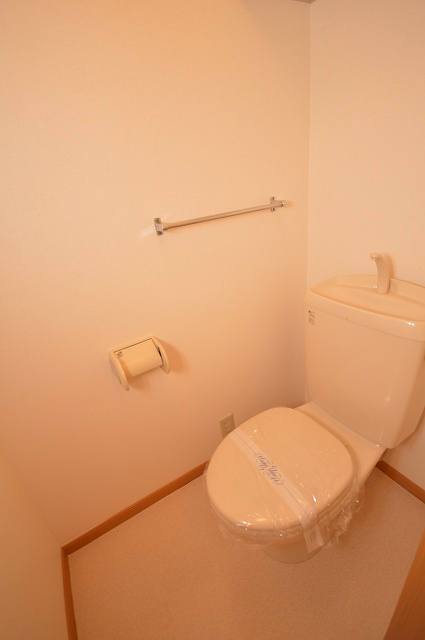 ソレアード中曽根　C棟  清潔感が保たれたトイレです。