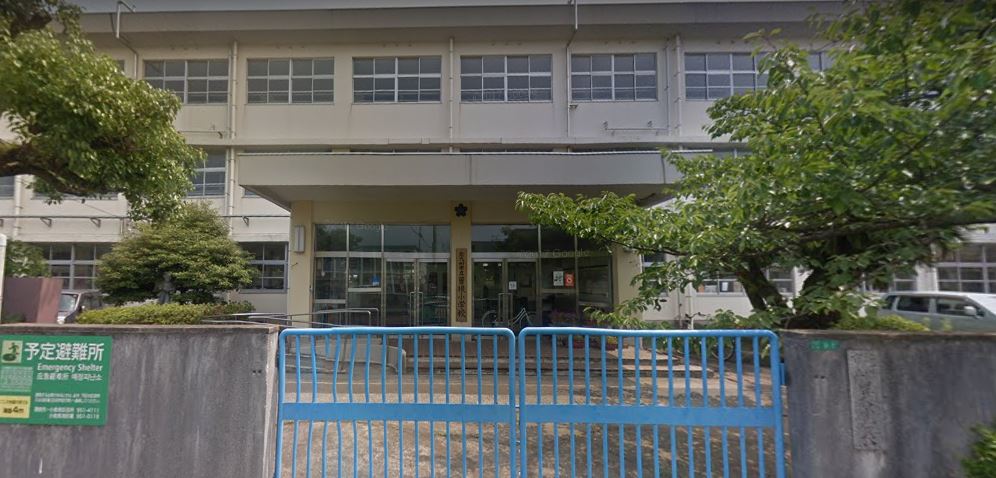 シャーメゾン中曽根　B棟 北九州市立曽根小学校