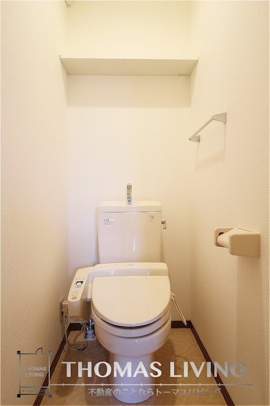 ウィルモア綺麗 A棟  温水洗浄便座付きのトイレです。
