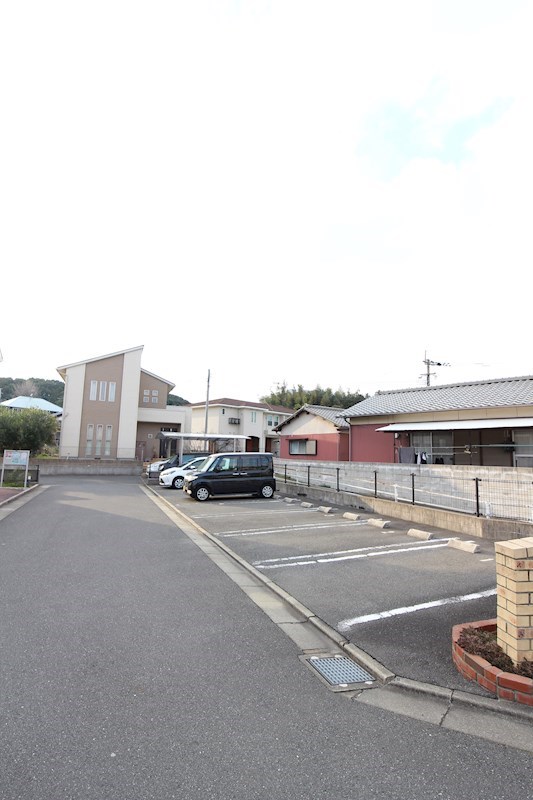 メゾン若園 B棟 とめやすい駐車場です。