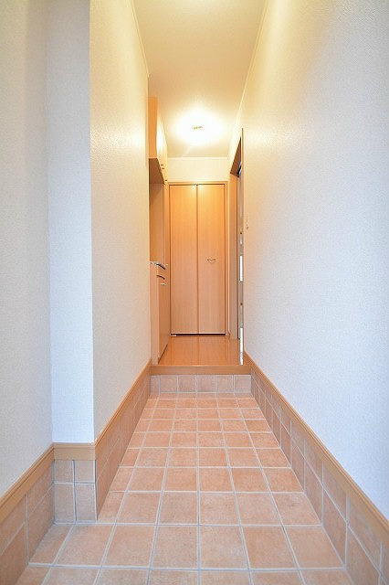 アバンツァートカーサ溝尻　B棟 玄関広めです。