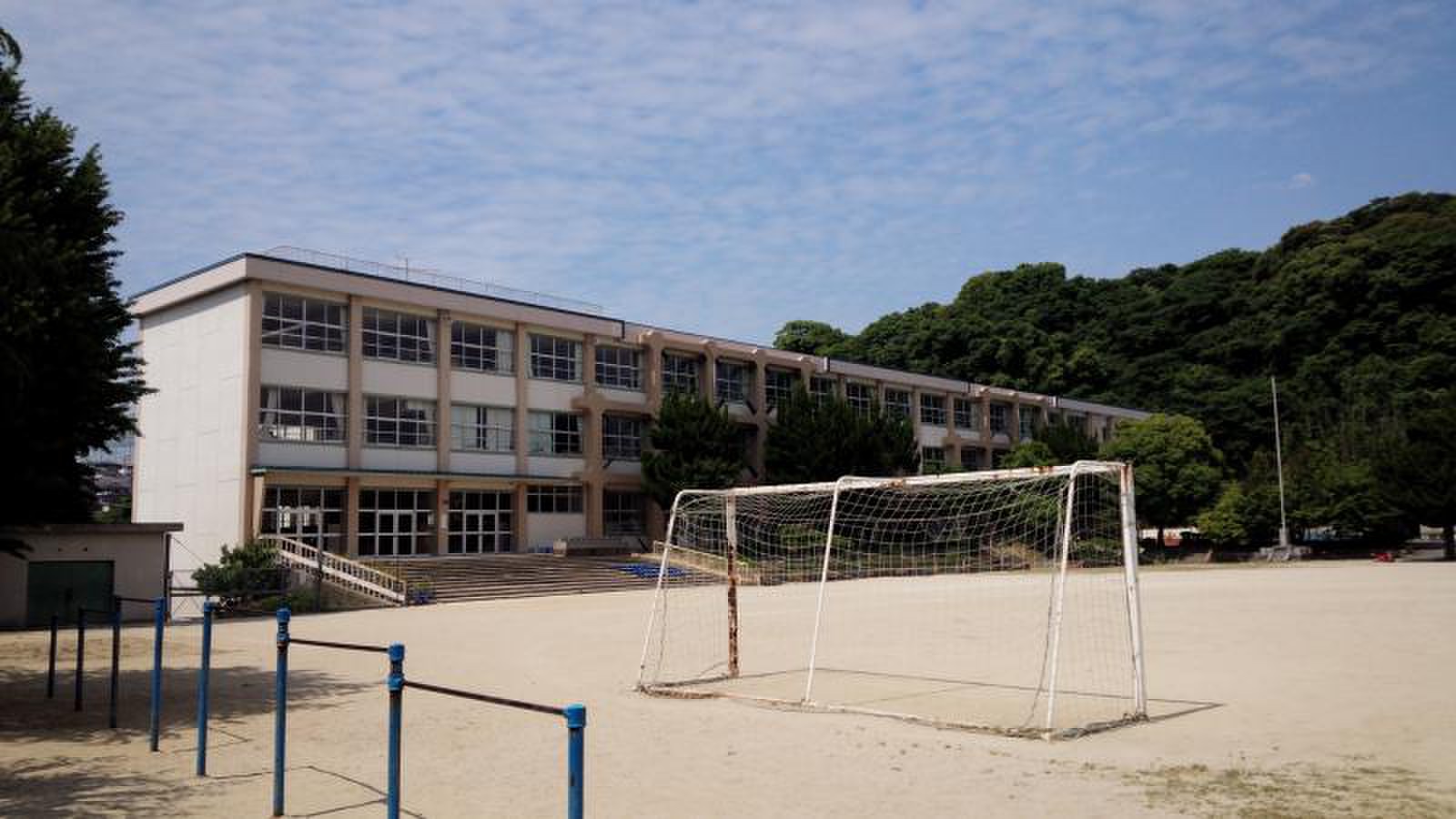 フォレストⅠ 水巻町立頃末小学校