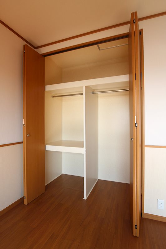 サングレイス　A棟  奥行きのある収納