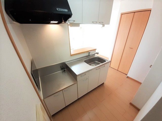 Sone Apartment　Ｂ棟 人気のカウンターキッチンです。