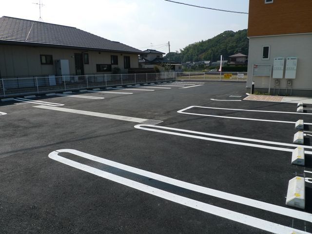 EVA-01 駐車場