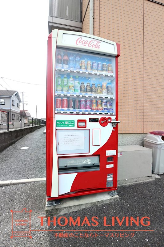 フォレストⅠ 敷地内に自動販売機が有り、とっても便利です♪