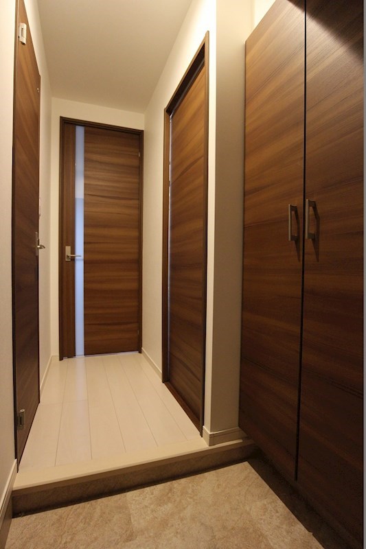 THE SQUARE Grand　Residence トールタイプのシューズボックスです。