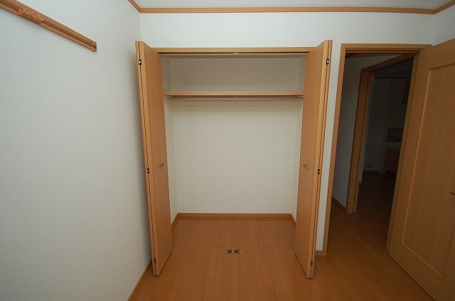 ペンサミエント　B棟  収納