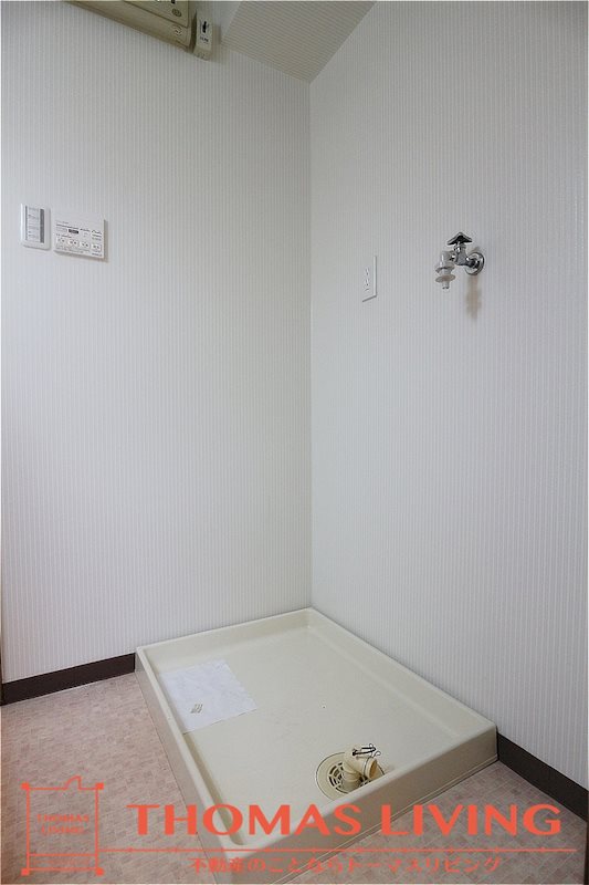 エクセル青葉台 室内洗濯機置き場です。