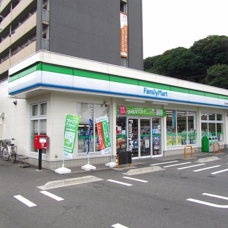 エヴァーグリーンR  ﾌｧﾐﾘｰﾏｰﾄ 折尾堀川町店