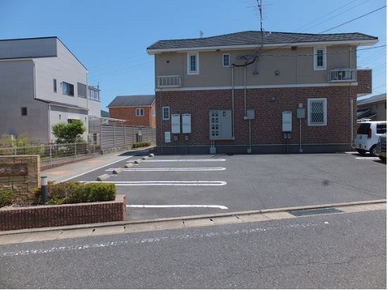 グラース 駐車場