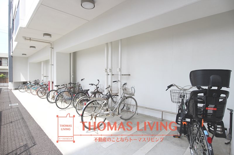 アースコートY'sシティ東神原  駐輪場のお写真です。