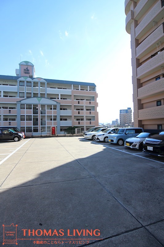 ジュネス壱番館 駐車場