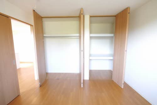 サン アネックス藤原 収納