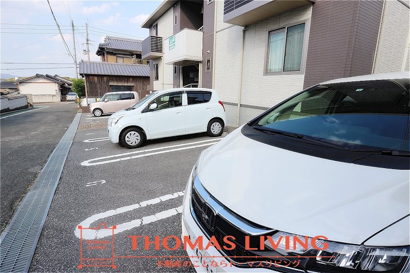 Shamaison TAKENO 敷地内駐車場有り。