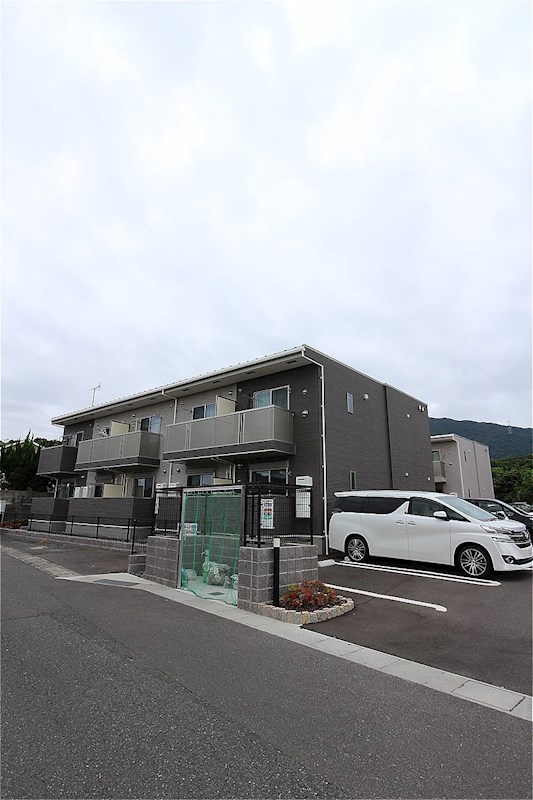 J・サクレ葛原Ⅰ 駐車場有