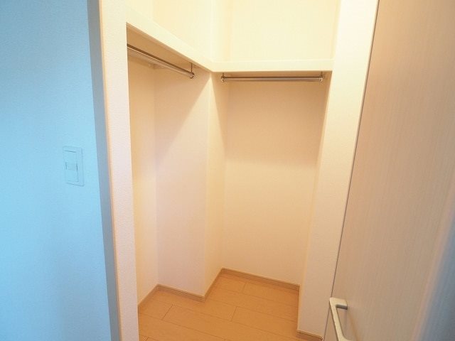 ソレアード中曽根　E棟 収納