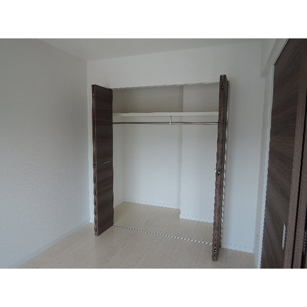 プレステージ嵐山Ⅱ 収納