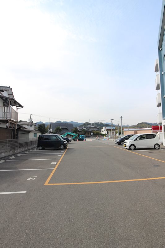 プレステージ嵐山Ⅱ 駐車場