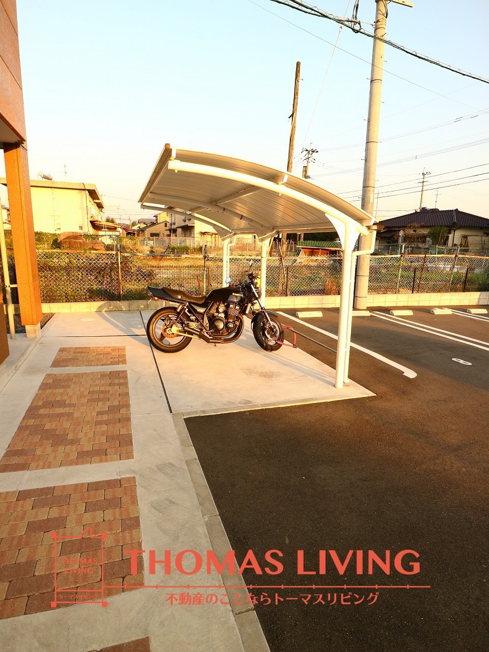 alaise(アレーズ) バイクも置けます。