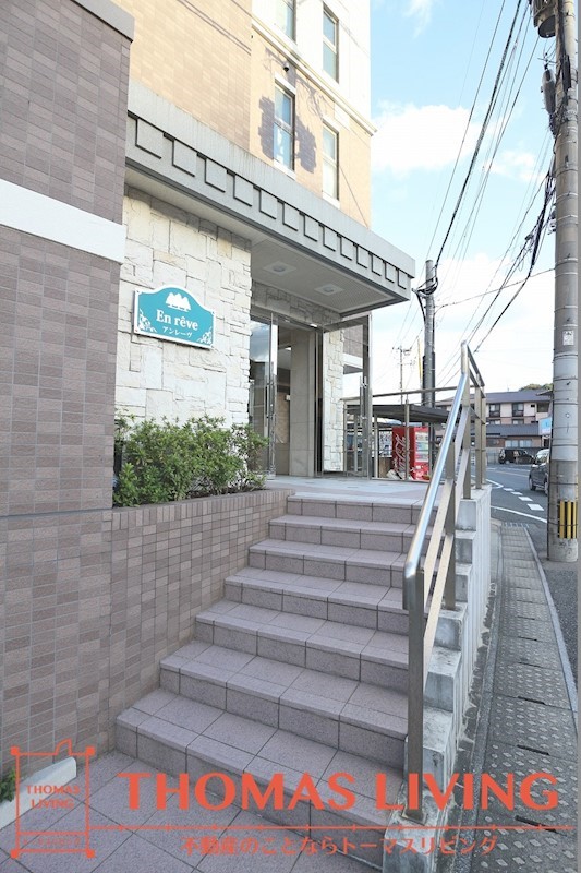 アン・レーヴ  エントランス