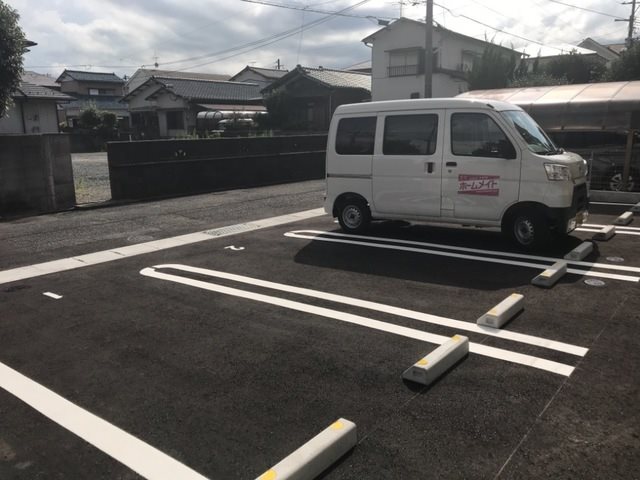 シャイン　ハピネス  駐車場