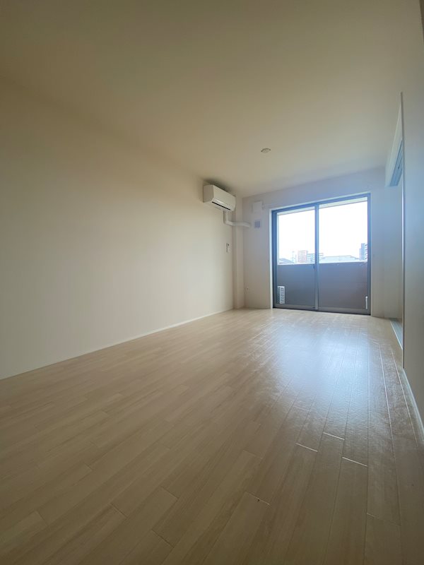 グローリアス行橋Ⅳ  ※別号室の写真です。