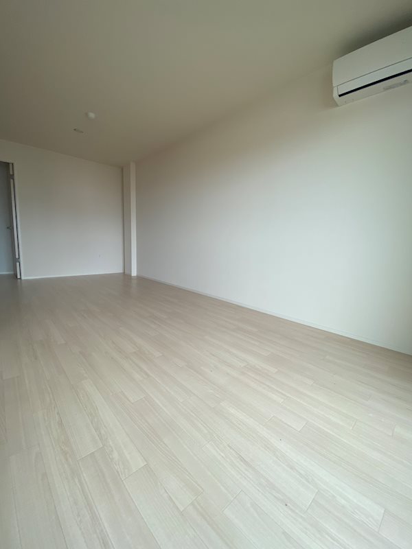 グローリアス行橋Ⅳ  ※別号室の写真です。