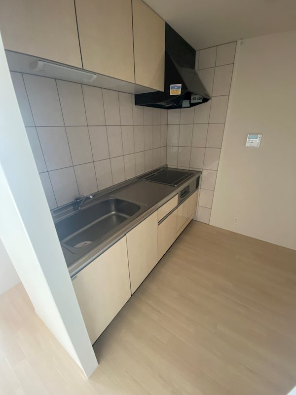 グローリアス行橋Ⅳ  ※別号室の写真です。IHキッチンです！