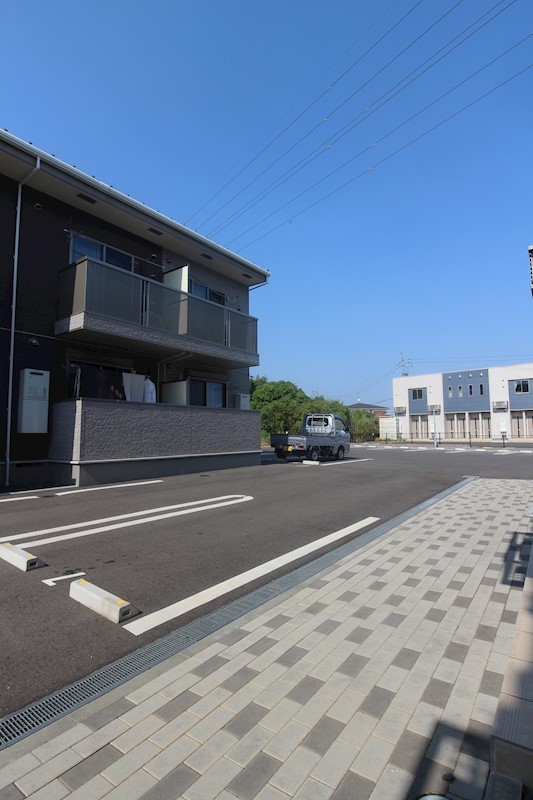 J・サクレ葛原Ⅰ 駐車場