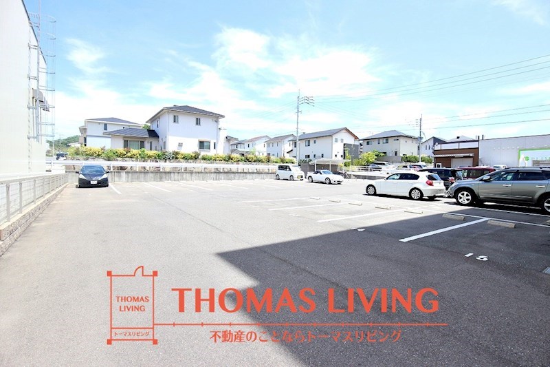 Queen's Garden 駐車場
