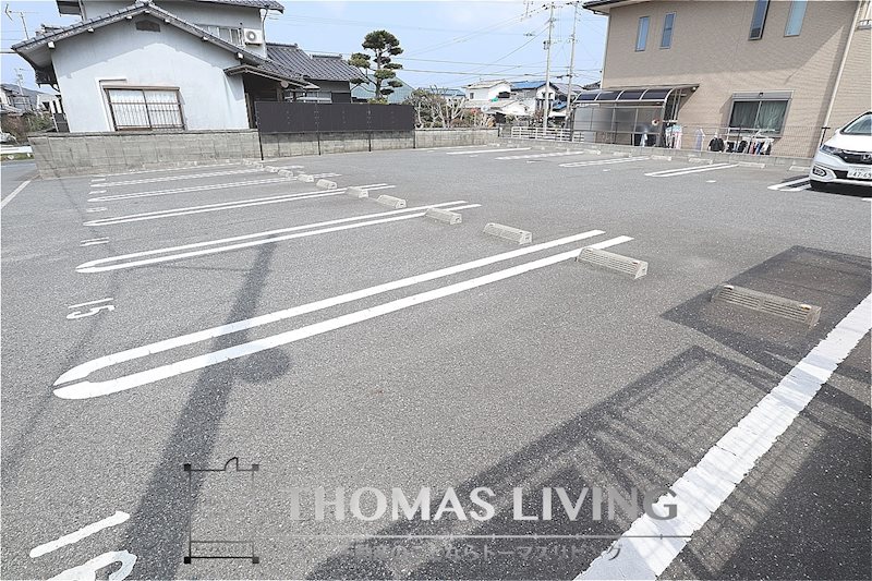 メゾングランツ 駐車場