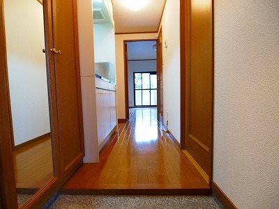 フリーアメニティONE 玄関収納があります。