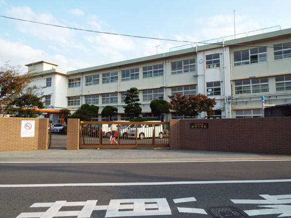 クレール塚の原 A棟  北九州市立塔野小学校