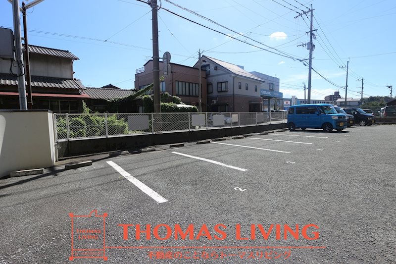 ベルガ本城 敷地内駐車場