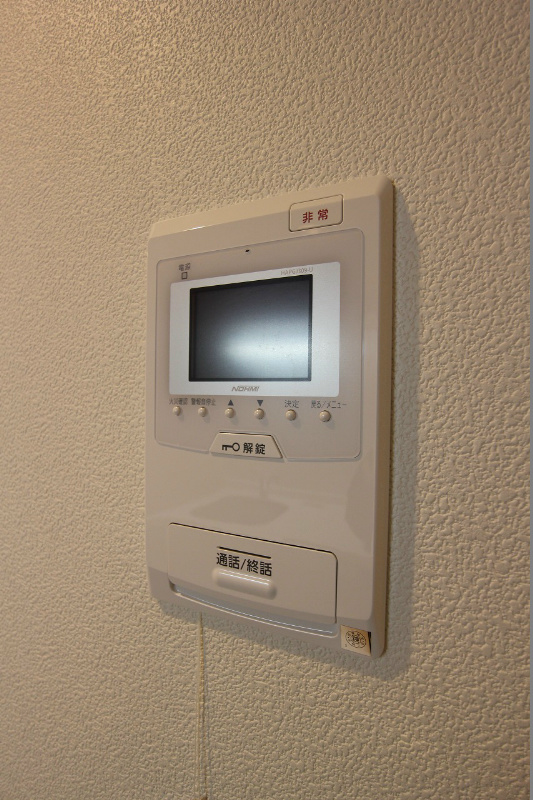 MDIフェリース戸畑駅前 来客者の確認が出来て安心のモニター付きインターホンです。