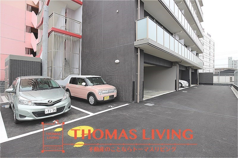 サンシャインタワー陣原 駐車場
